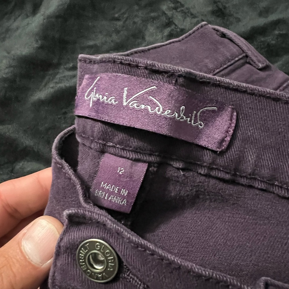 Gloria Vanderbilt Purple Jeans with Classic Design